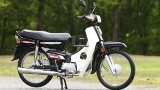 Ilustrasi Motor Lawas Bersih Mengkilap